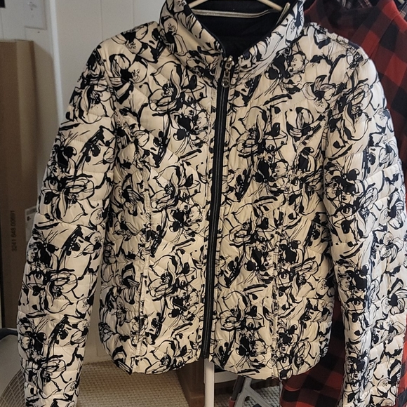 reversible packable jacket PRICED TO SELL - Picture 3 of 6